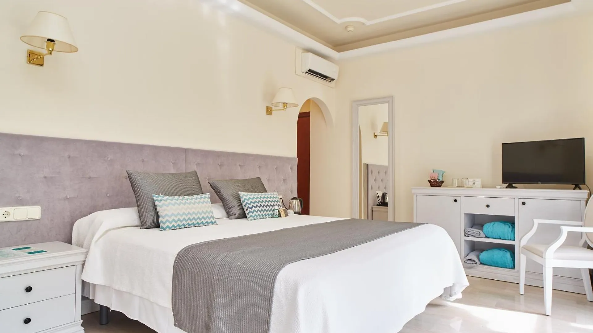 Grand Hotel Palladium Santa Eulalia Del Rio  Santa Eularia des Riu